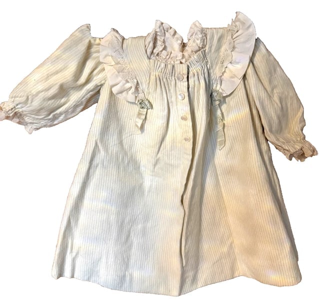 Antique edwardian baby Doll Dress coat 1900s cream /blue stripe: This antique Edwardian baby doll dress coat from the 1900s is a charming piece with a cream and blue stripe design. The original dress coat from the classic Edwardian era, making it a unique and