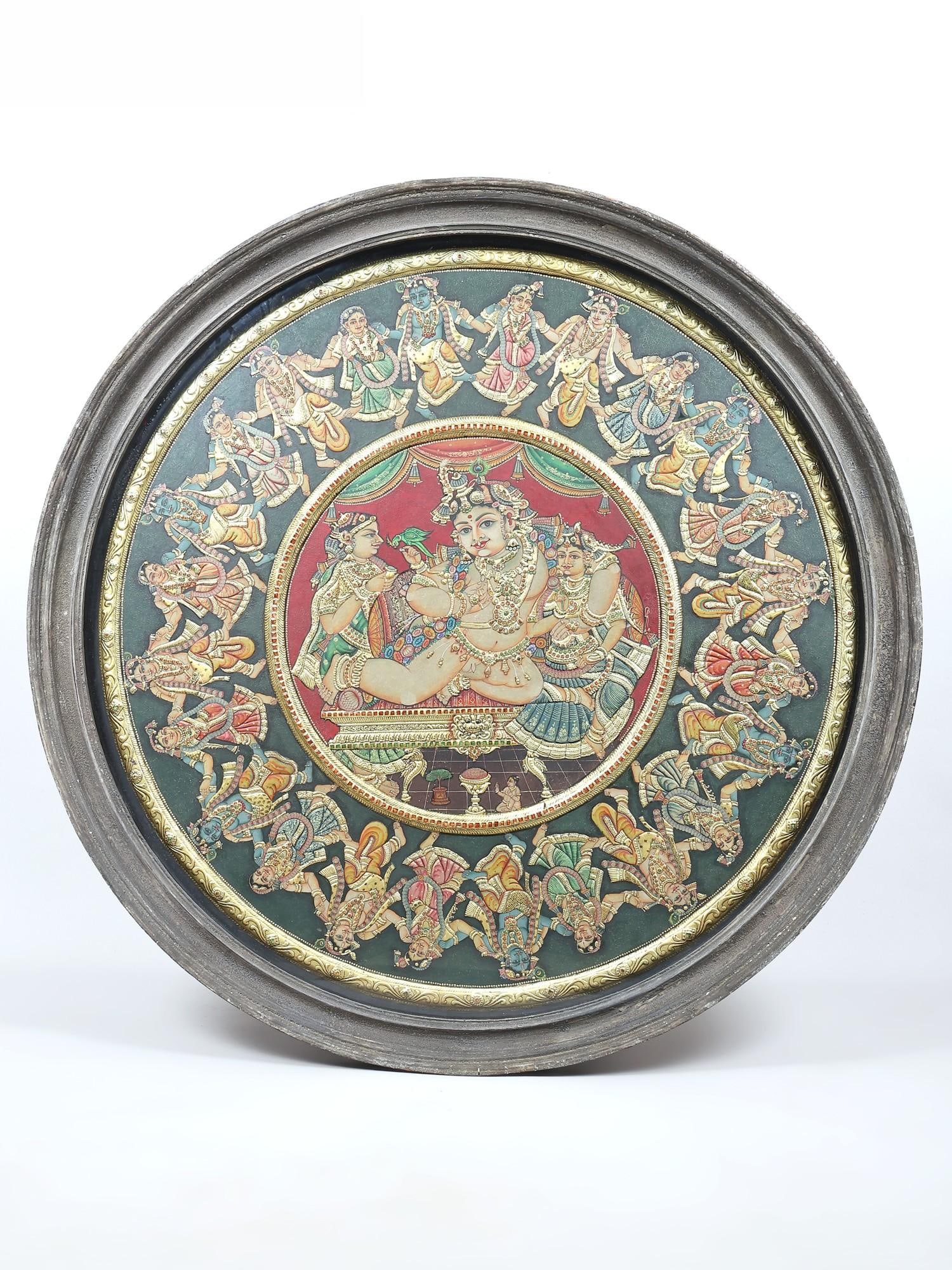 Shri Krishna Raas Lila | 24 Karat Gold Work | Embossed Vintage Framed Circular Tanjore Painting: Title: Shri Krishna Raas Lila | 24 Karat Gold Work | Embossed Vintage Framed Circular Tanjore Painting Description: Tanjore (Thanjavur) Painting Reserve: $6,463.00 Shipping: Domestic: Shipping rates