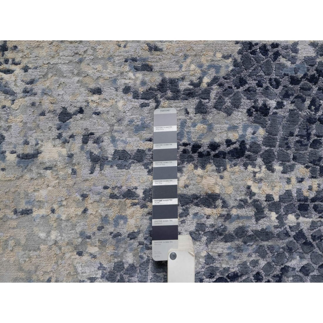 Gray Modern Abstract with Mosaic Design Wool and Silk Runner Rug - 4