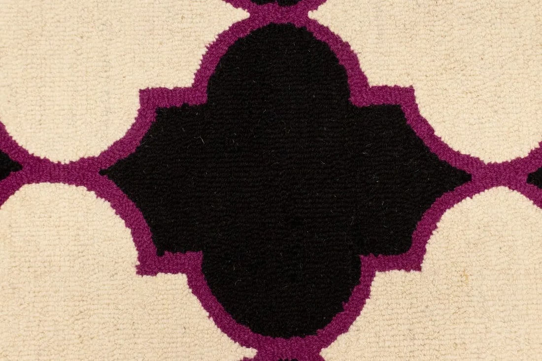 Fuchsia and Black Trellis 5X8 Hand-Tufted Modern Rug - 7