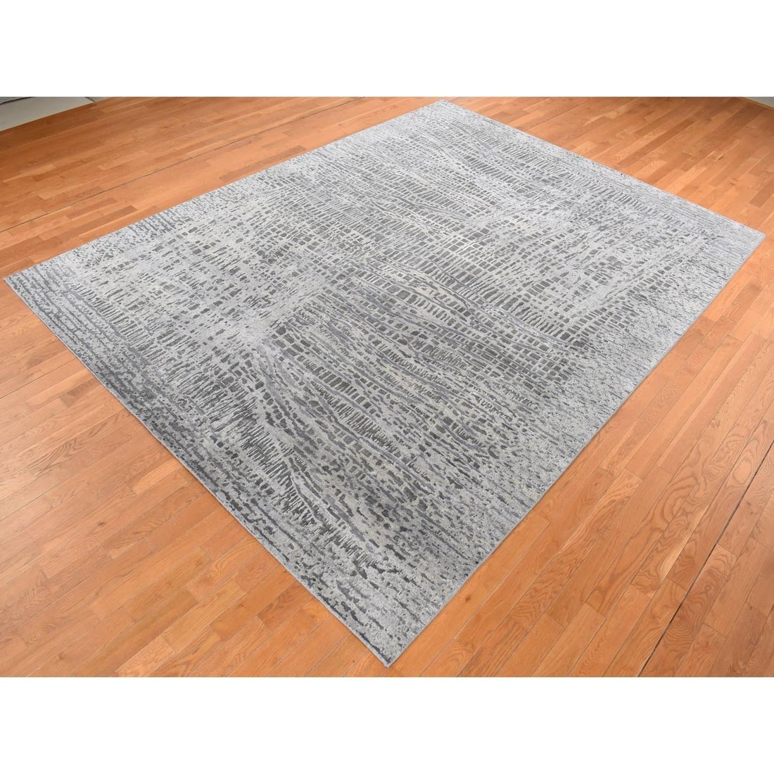 Cloud Gray, THE LOST BRANCHES, Silk with Wool, Hand Knotted, Rug - 3