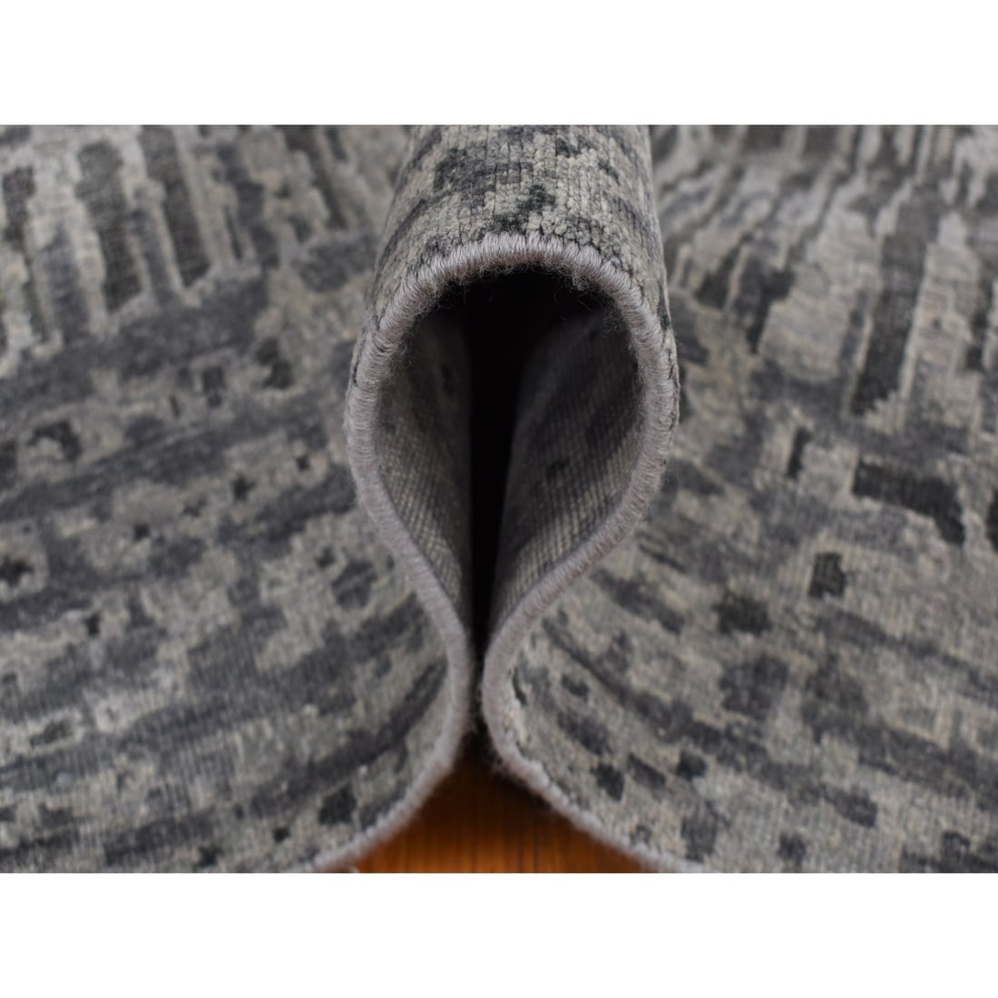 Cloud Gray, THE LOST BRANCHES, Silk with Wool, Hand Knotted, Rug - 6