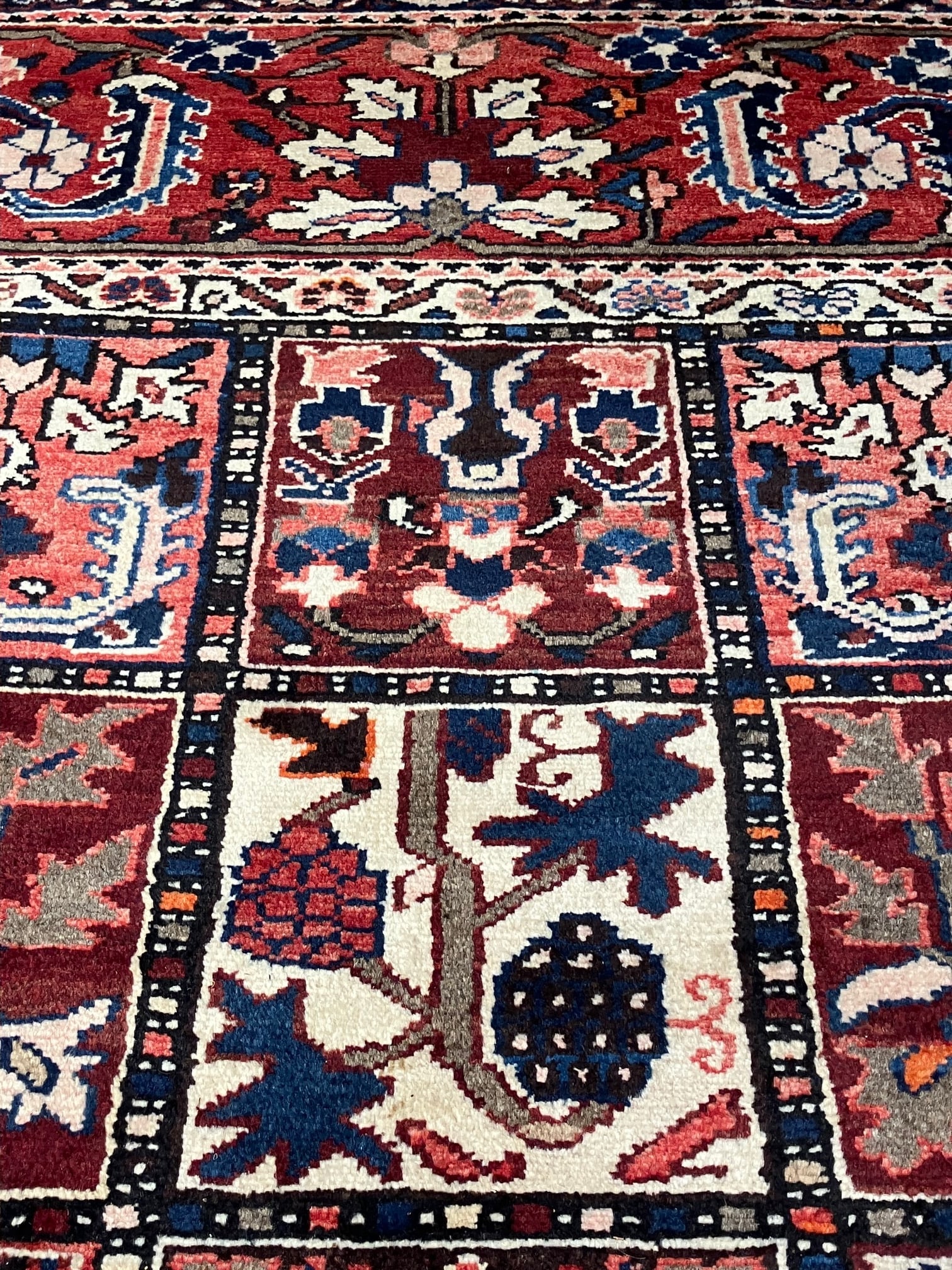 Bakhtiar 9.10x12.6 - 6