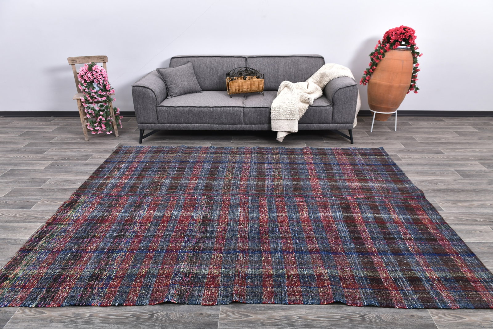 6'7'' x 8'10'' Turkish Handmade Kilim Rug - 241804: Title: 6'7'' x 8'10'' Turkish Handmade Kilim Rug - 241804 Description:6'7'' x 8'10'' Turkish Handmade Kilim Rug - 241804 Origin:Turkiye Date/Period:1960-90 Materials:Wool,Cotton