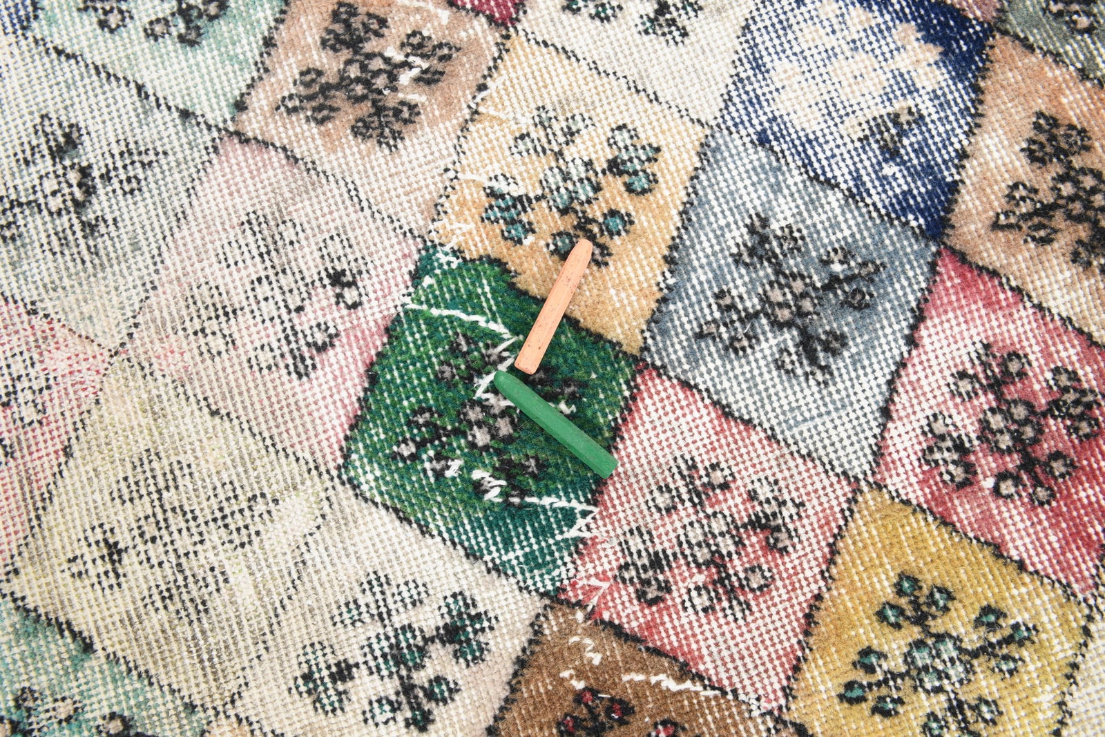 3'8'' x 7'10'' Vintage Felt Rug in Wool - 1998 - 7