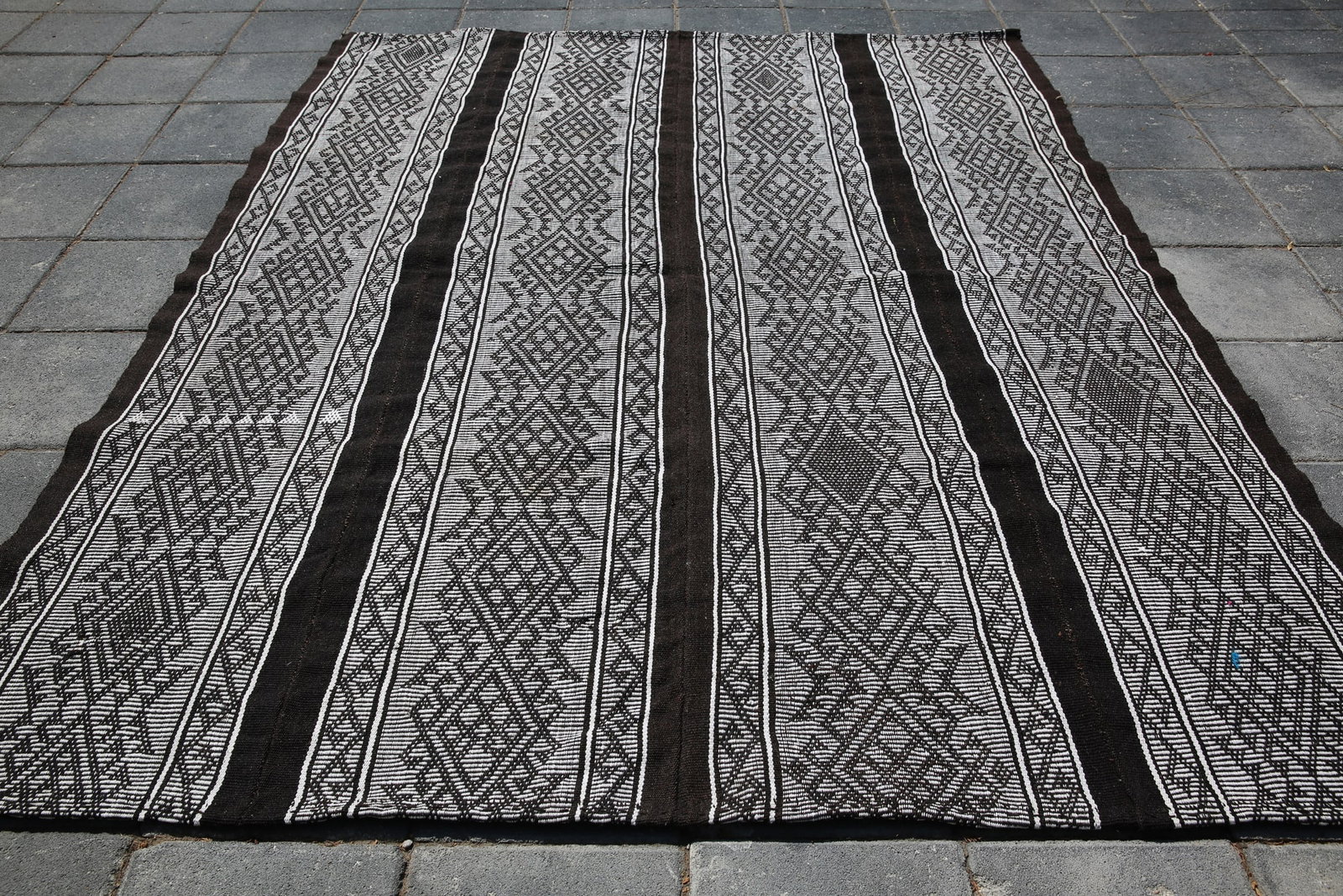 5'10'' x 7'11'' Handmade Vintage Wool Patchwork Rug - 384 - 2