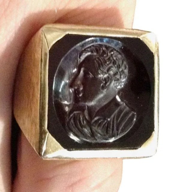 Gold Men's Ring With Intaglio Portrait in Carnelian, Size 8 - 2