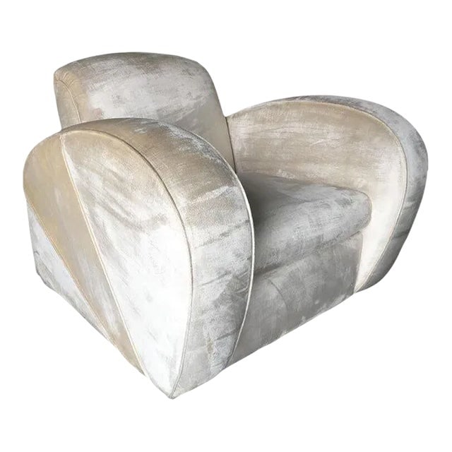 1970s Art Deco Pearl White Mohair Jazz Club Chair With Speed Arms: Title: 1970s Art Deco Pearl White Mohair Jazz Club Chair With Speed Arms Description: This fabulous Art Deco style jazz club chair in the style of Paul Frankl speed chair is upholstered in stunning pe