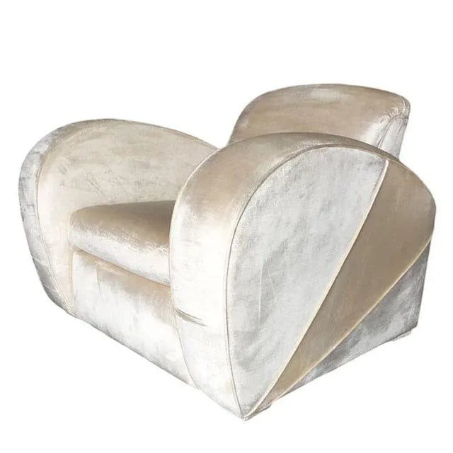1970s Art Deco Pearl White Mohair Jazz Club Chair With Speed Arms - 3