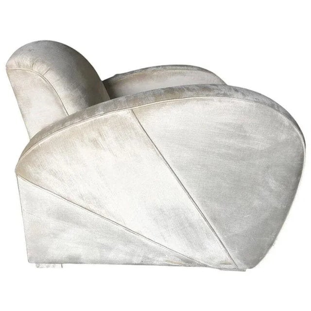 1970s Art Deco Pearl White Mohair Jazz Club Chair With Speed Arms - 4