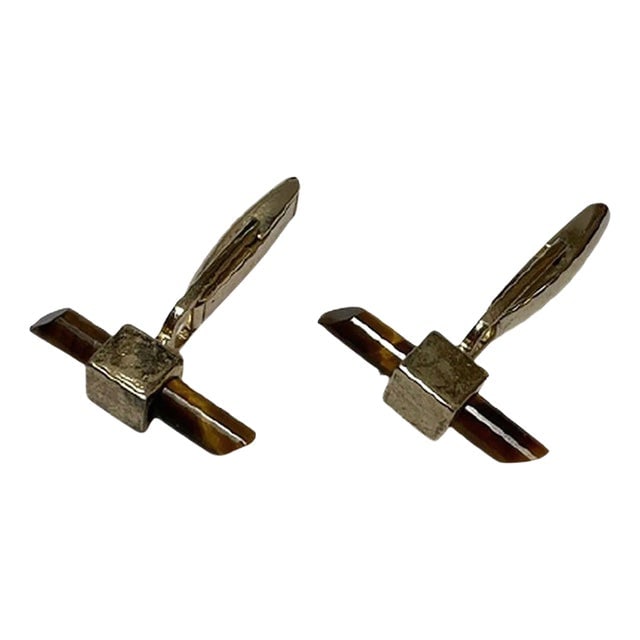 1950s Mid-Century Modern Gold Cufflinks with Tiger's Eye Gemstones, A Pair: Title: 1950s Mid-Century Modern Gold Cufflinks with Tiger's Eye Gemstones, A Pair Description: These gold cufflinks feature tiger's eye gemstones, which have been formed into power rods. The
