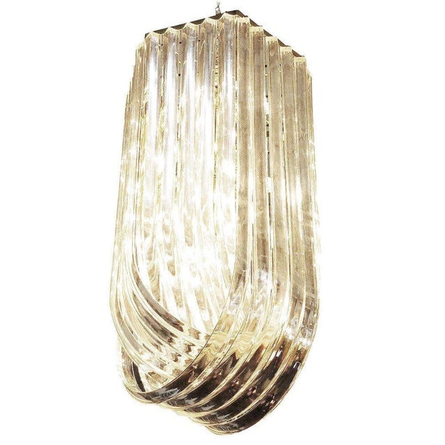 1950s Hollywood Regency Sculptural Lucite & Gold Tone Loop Ribbon Chandelier - 3