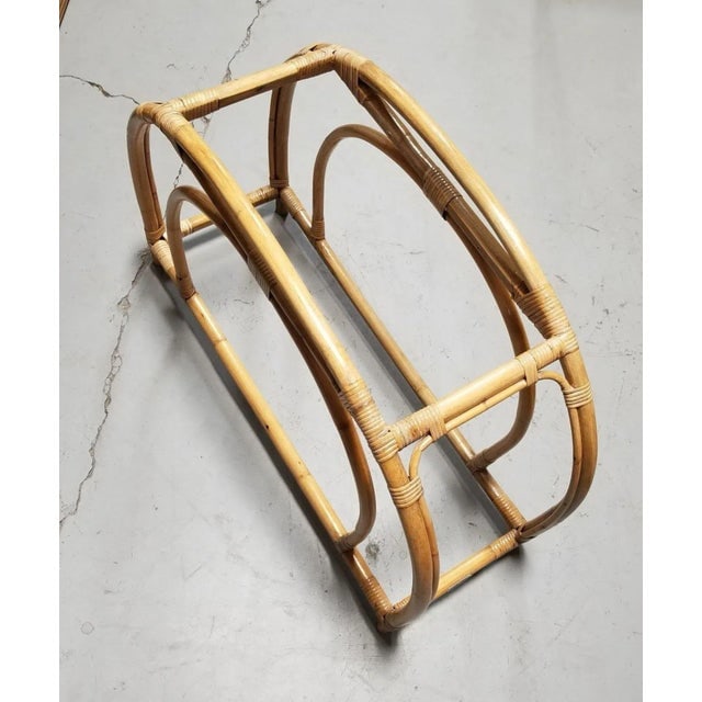 1950s Restored Rattan Double Arched Two-Tiered Single Strand Side Table in Blonde Rattan - 4