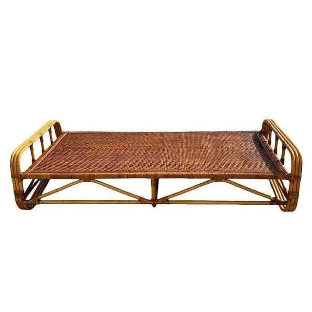 1950s Restored Mid-Century Rattan Day Bed Frame With Woven Top - 4
