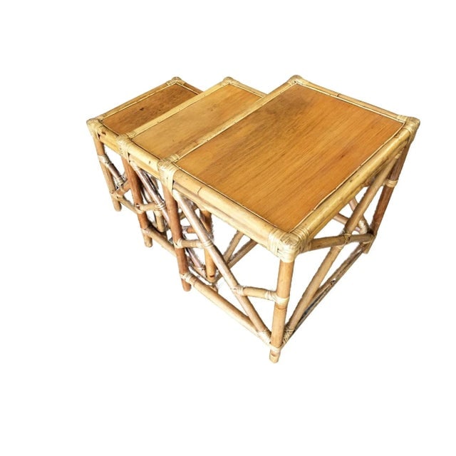 1950s Set of 3 Rattan Nesting Side Tables With Mahogany Top - 2