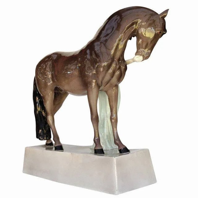 1930s Ceramic Valkyrie and Horse Sculpture by Stanislaus Capeque for Goldscheider - 4
