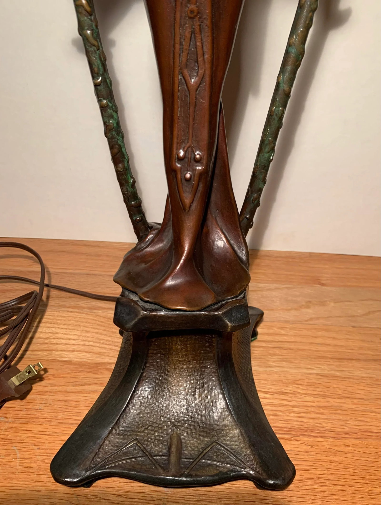 Early 20th Century Art Deco Maiden Bronze Lamp by Gurnstler. - 7