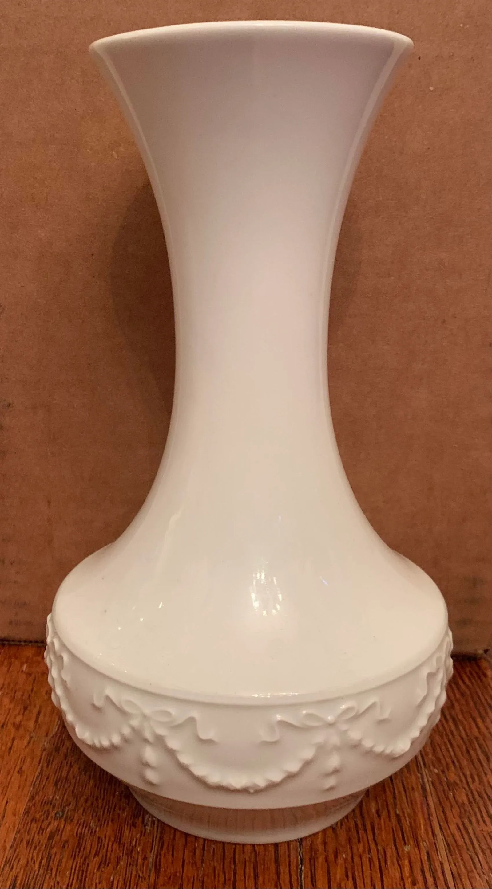 1960s White Relief Porcelain Vase by Royal Porzellan - 2