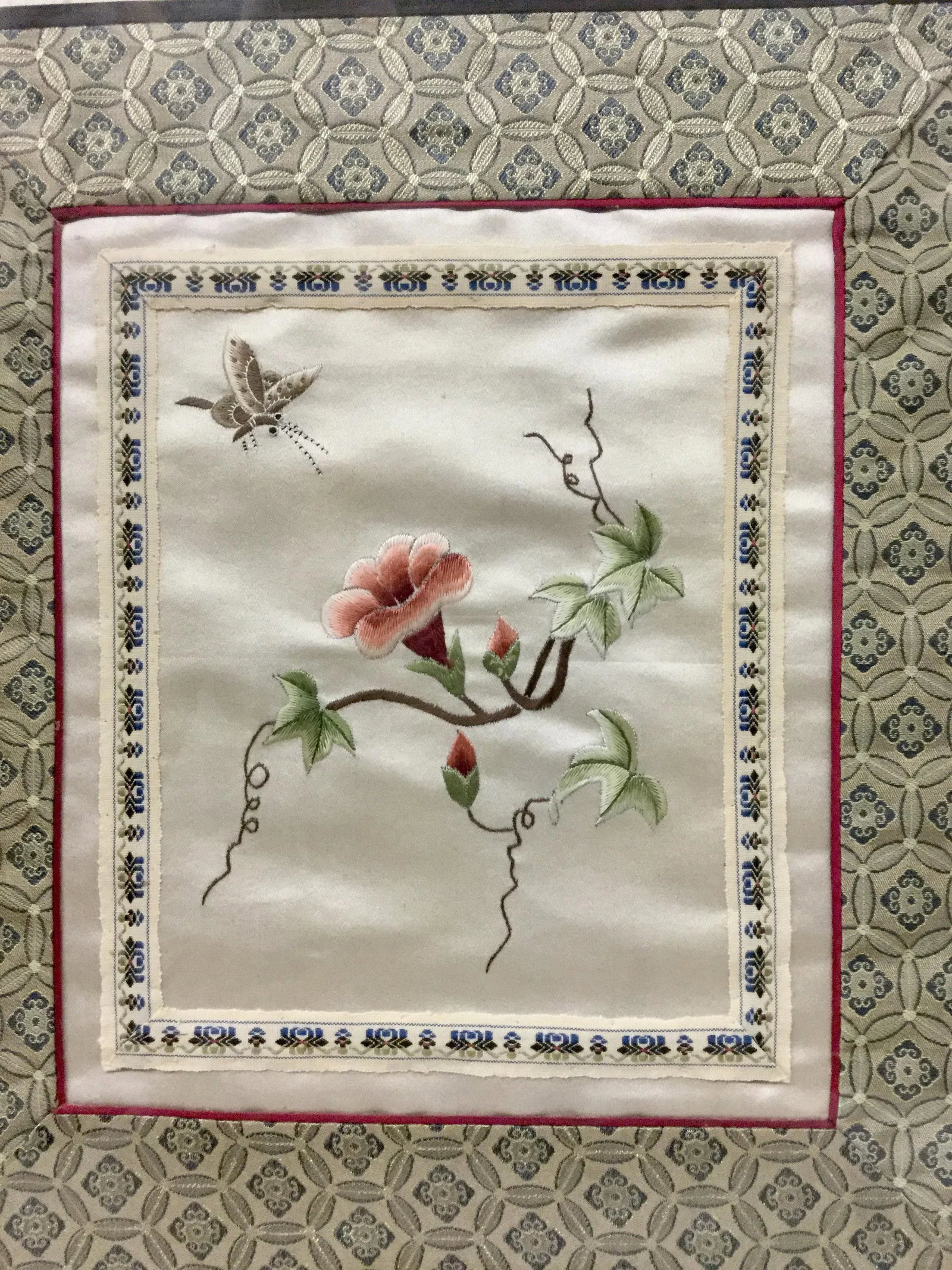 1960s Vintage Framed & Matted Chinese Silk Embroidered Panels- a Pair - 4
