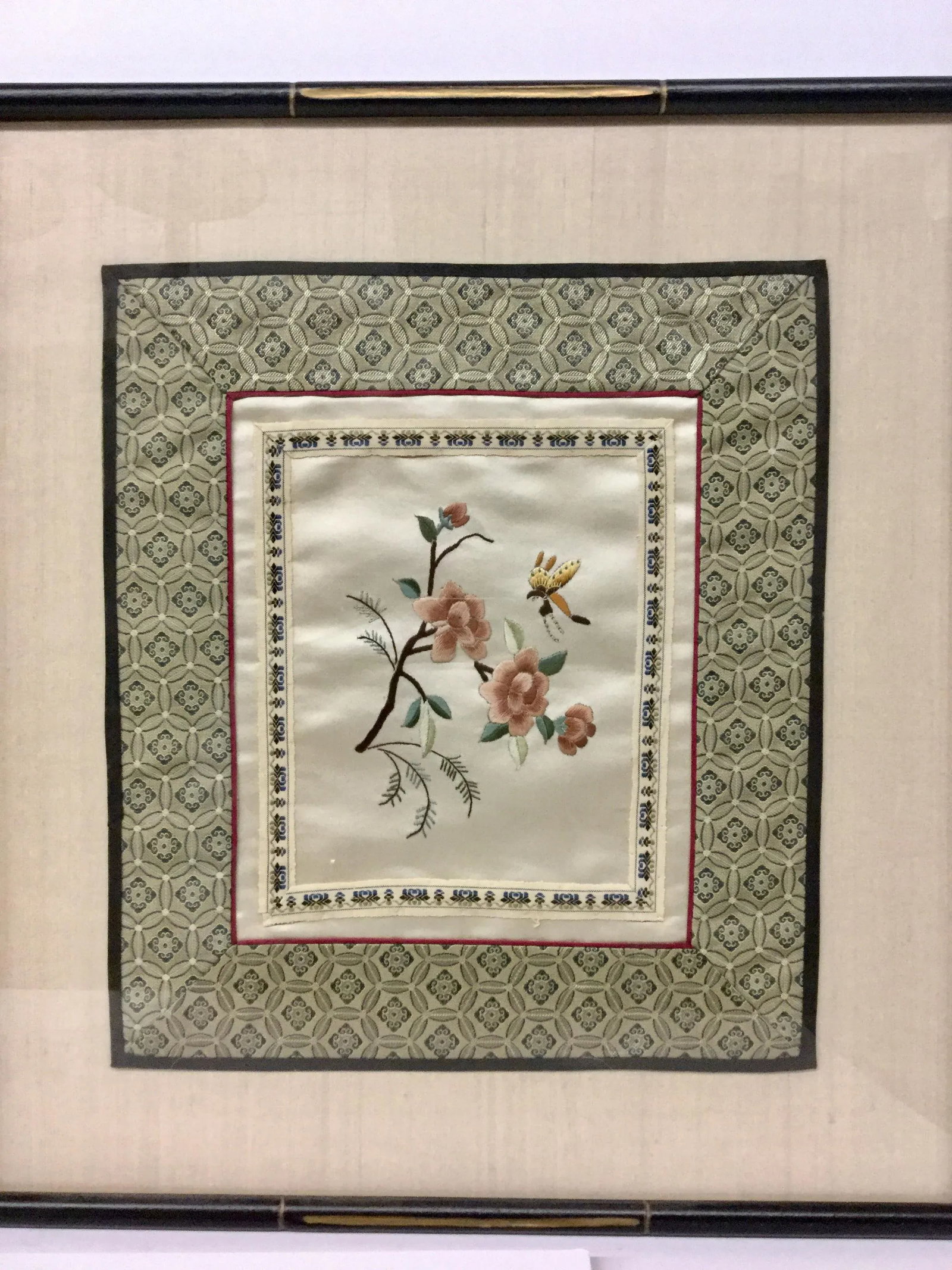 1960s Vintage Framed & Matted Chinese Silk Embroidered Panels- a Pair - 7