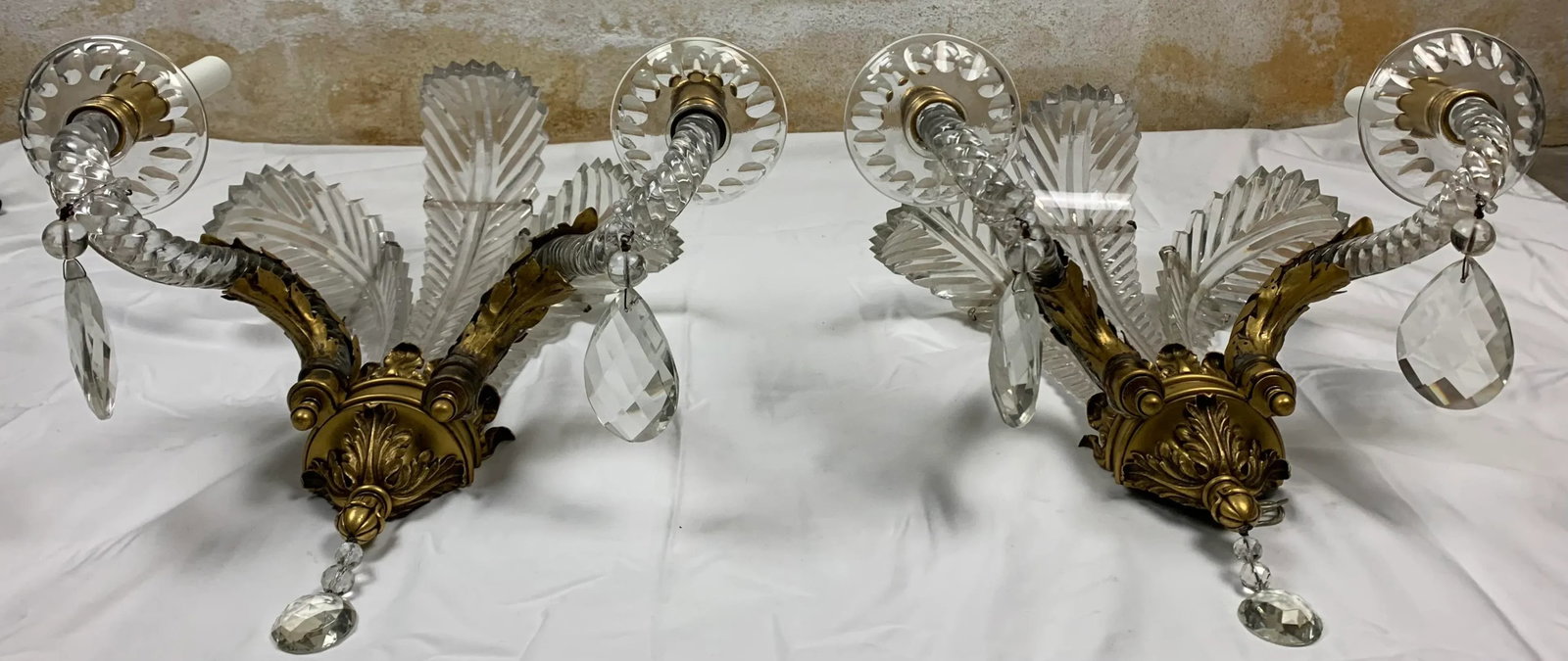 Early 20th Century French Foliate Cut Crystal and Bronze Sconces, Set of 2 - 2