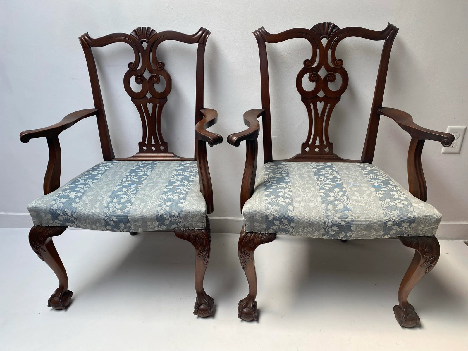 Set or 8 Paine Furniture Company Chippendale Mahogany Dining Chairs - 2