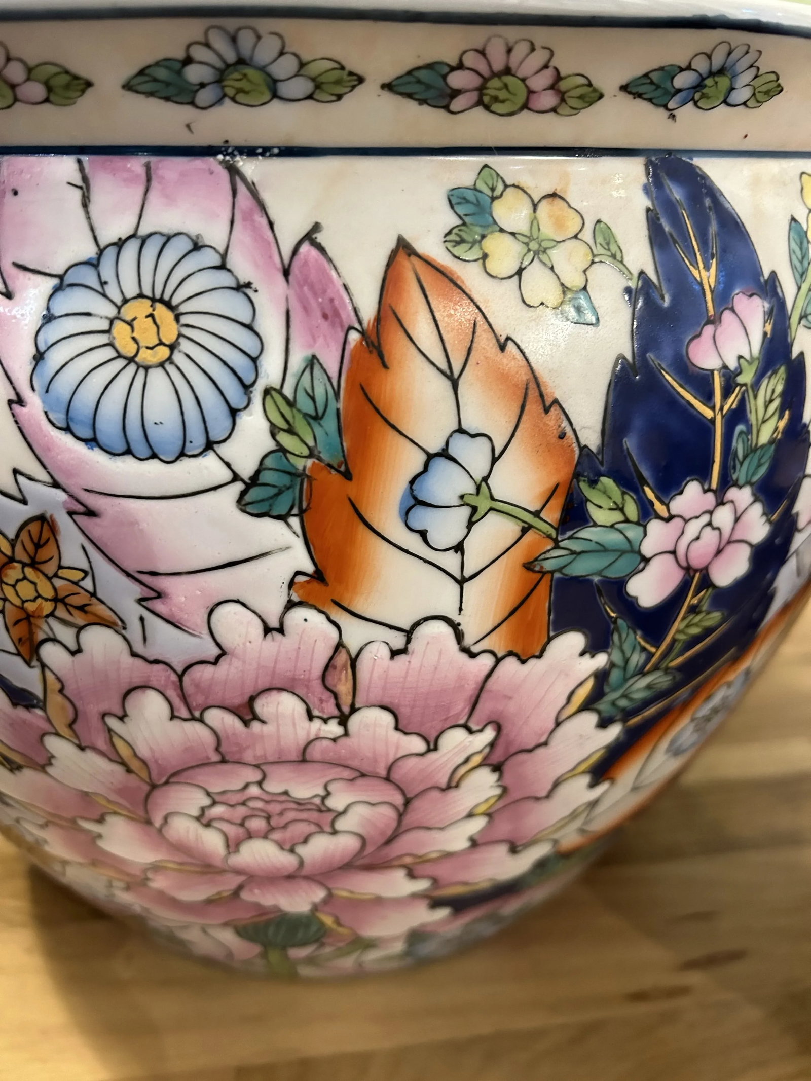 Mid 20th Century Chinoiserie Tobacco Leaf Fishbowl Planter With Stand - 3