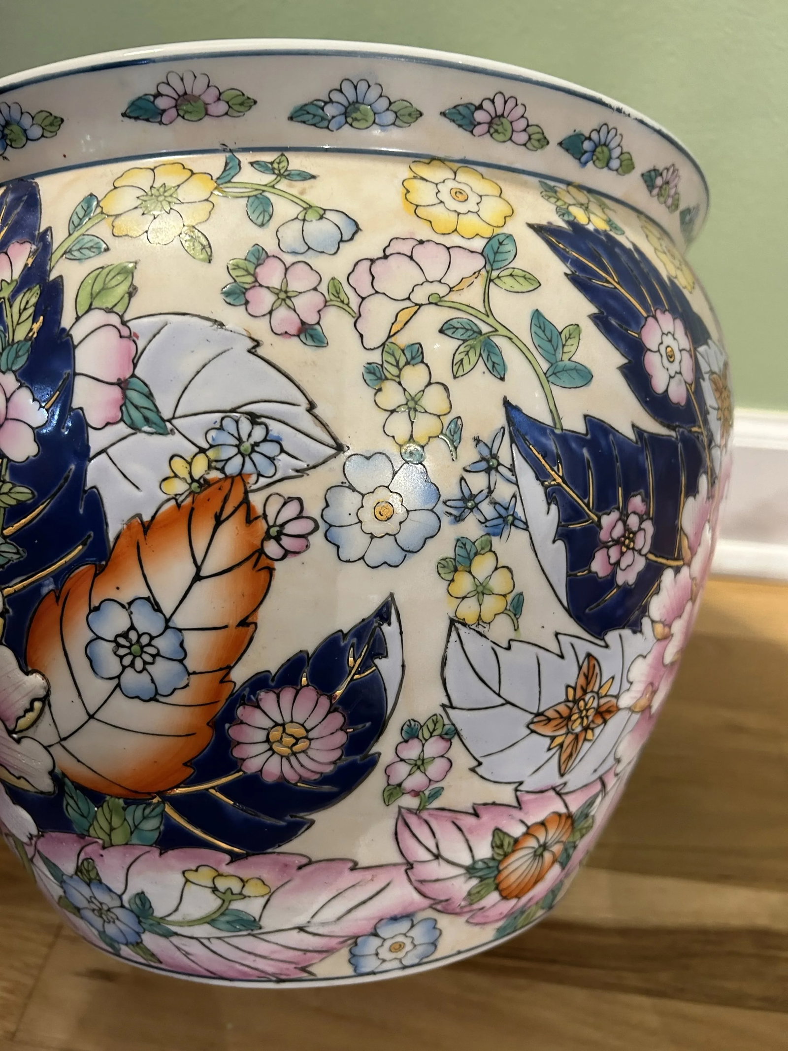 Mid 20th Century Chinoiserie Tobacco Leaf Fishbowl Planter With Stand - 4