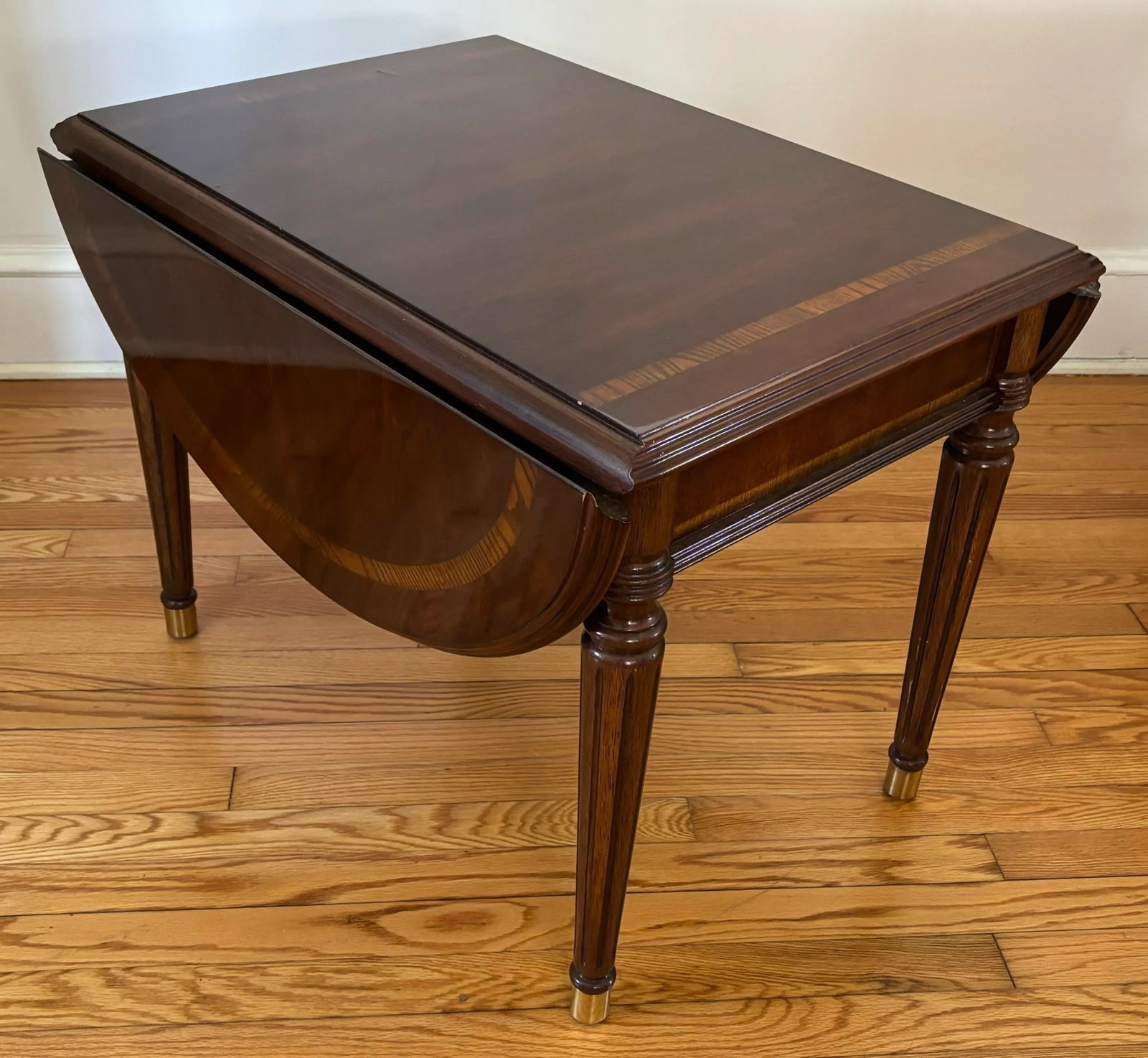 1990s Drop Leaf Inlay Side Table With Brass Feet - 5