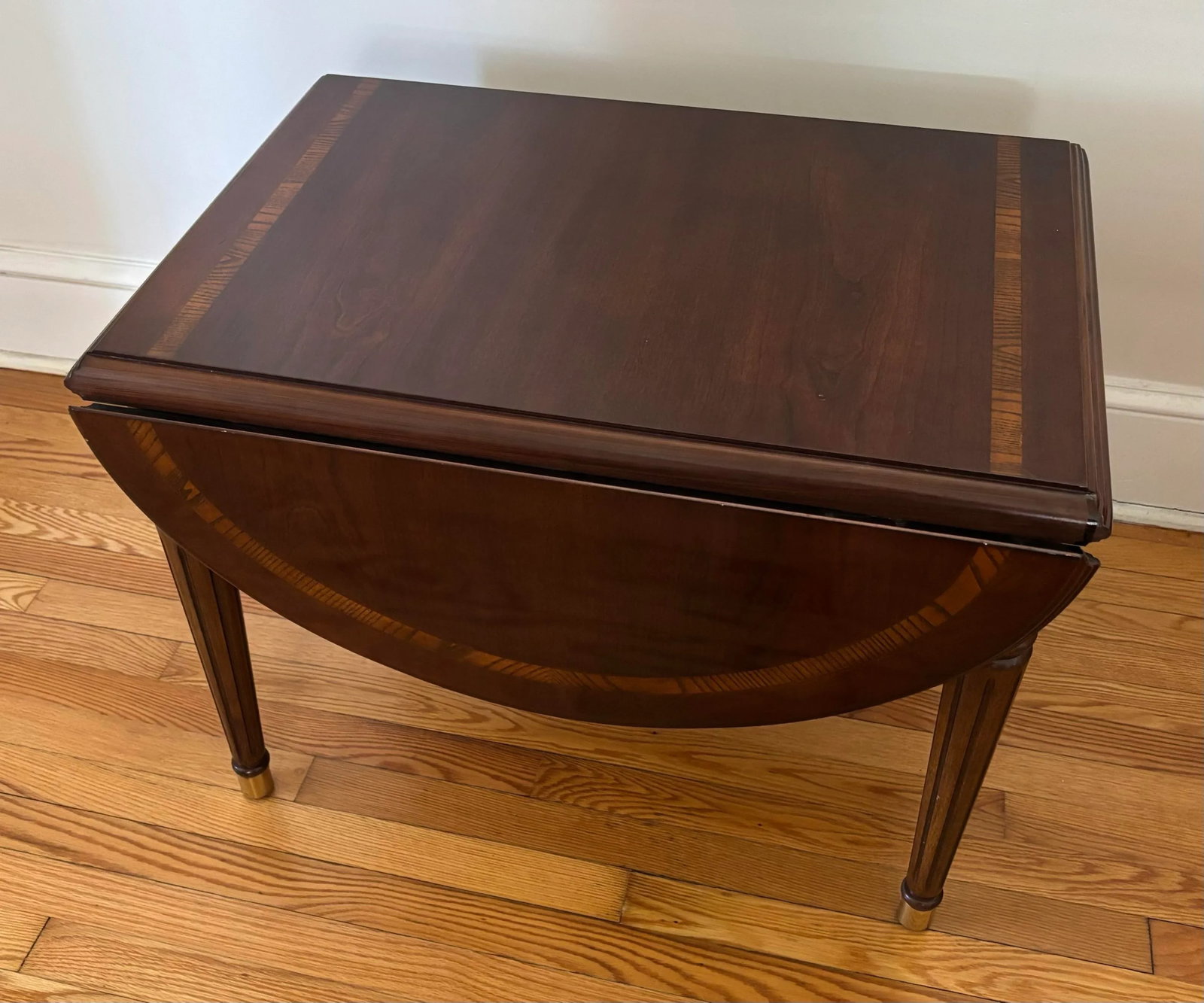 1990s Drop Leaf Inlay Side Table With Brass Feet - 7
