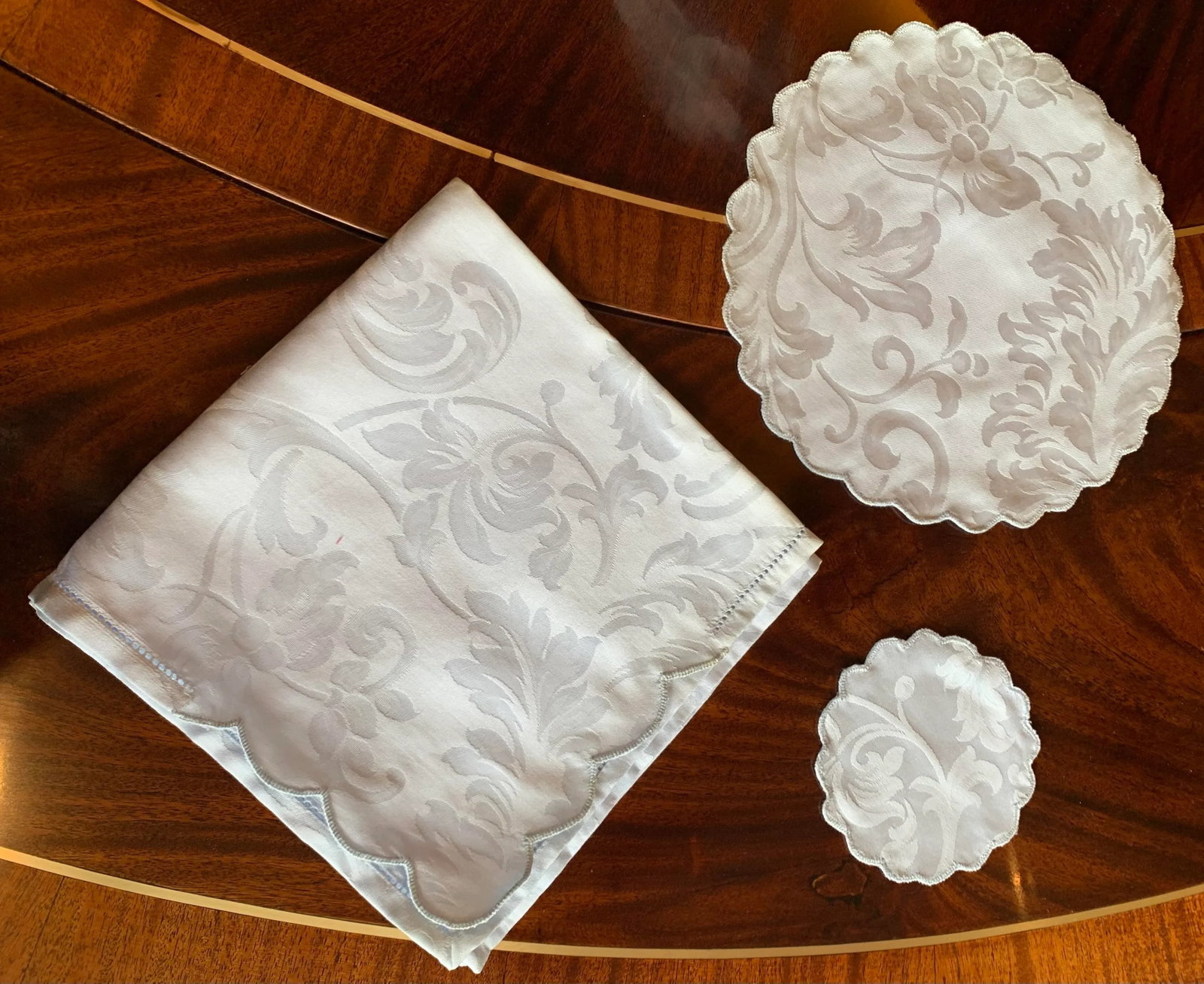 3 Piece Vintage Damask Dinner Placemat Setting, Set of 8- 24 Pieces - 2