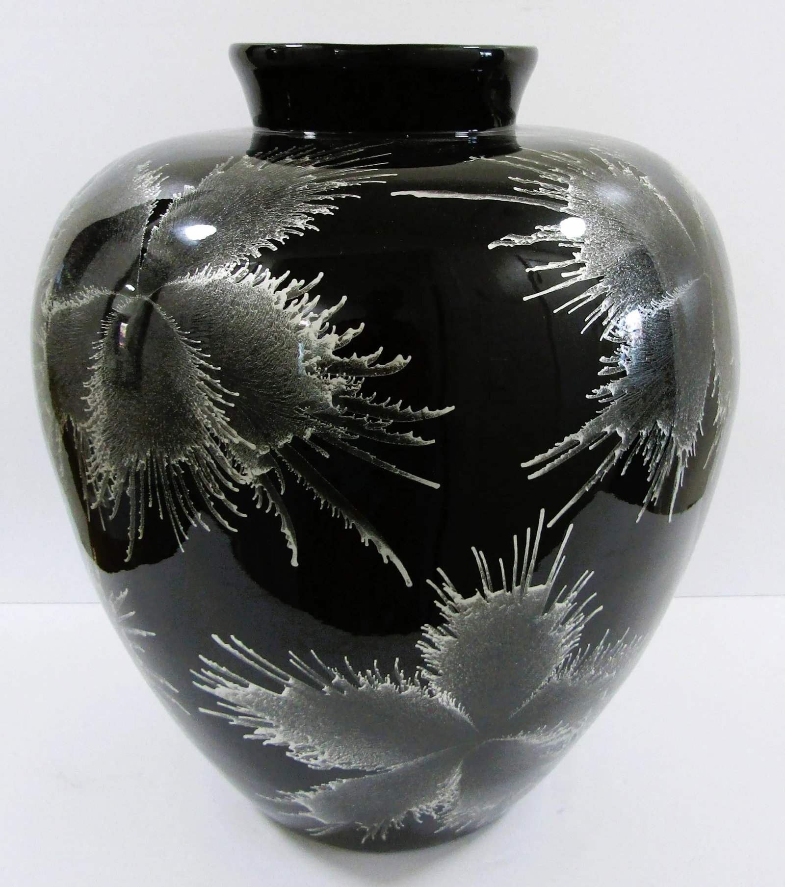 Vintage 1960s Large Black Lacquer Over Bamboo Urn Vase With Silver Floral Design - 5