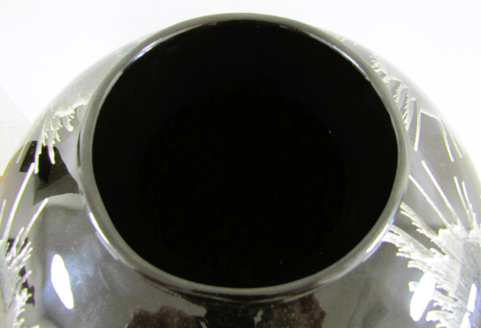 Vintage 1960s Large Black Lacquer Over Bamboo Urn Vase With Silver Floral Design - 8
