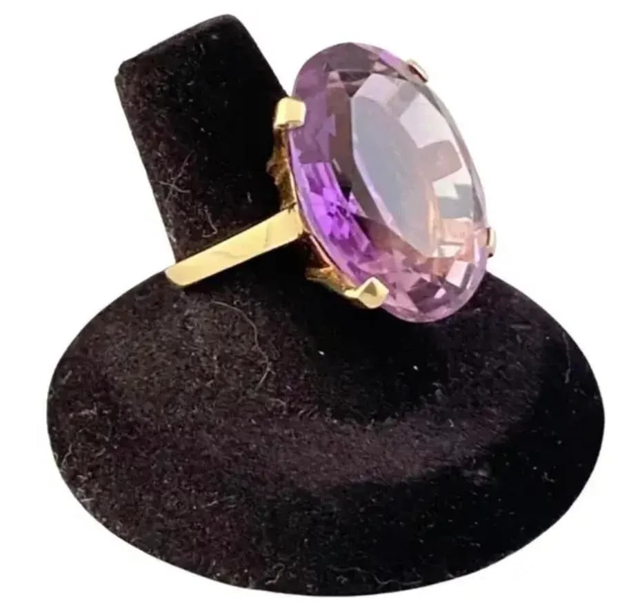 14k Yellow Gold Oval Amethyst Ring - 6