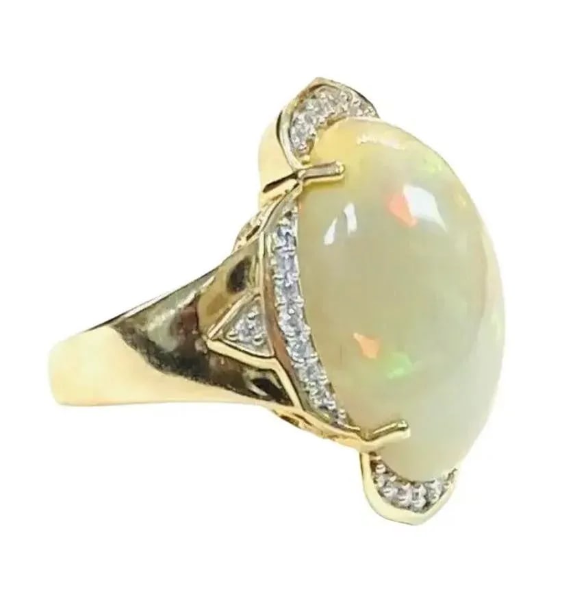 Opal and Diamond Ring 14k Yellow Gold - 3