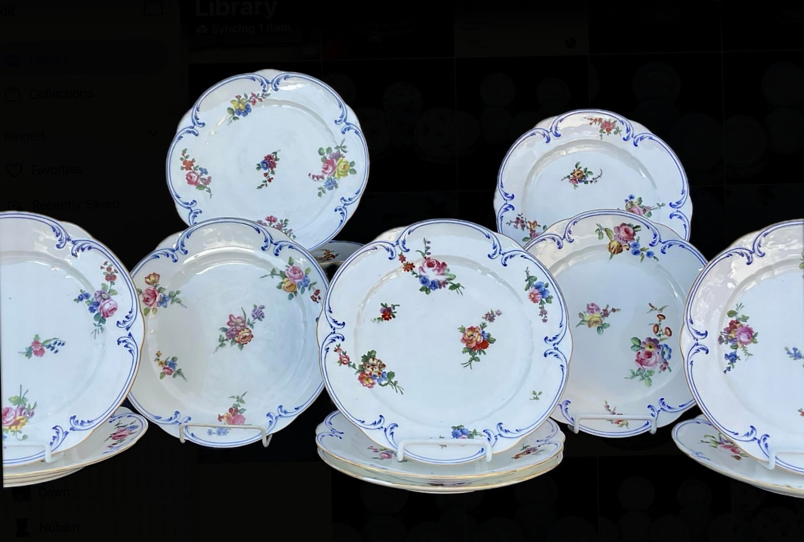 Set of 14 Hand-Painted Sèvres Porcelain Dinner Plates, 18th Century - 7