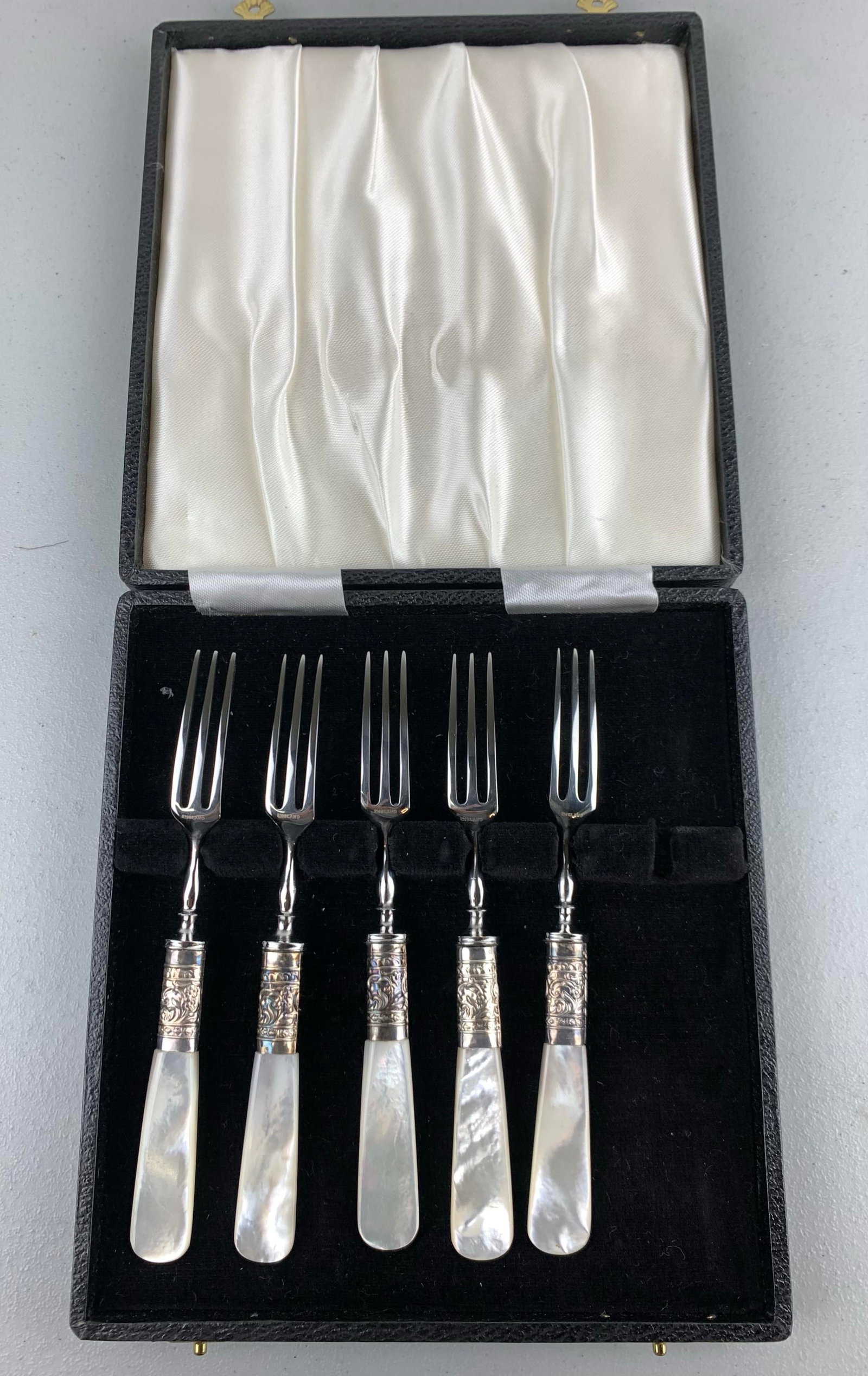 Vintage Silverplate & Mother of Pearl Cocktail Forks - Set of 5 - 2