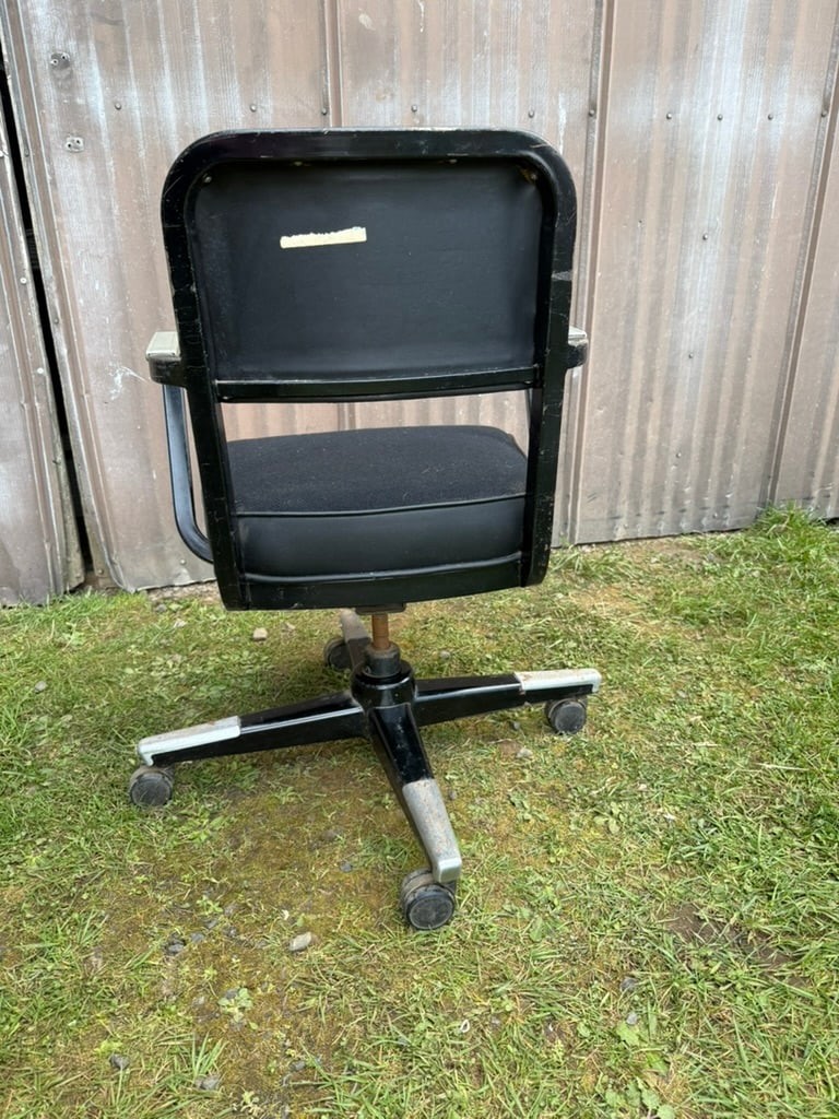 1960s MCM Rolling Swivel Tanker Chair by McDowell and Craig - 4