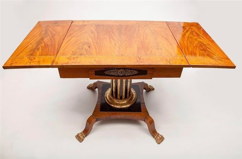 Late 19th Century Crotch Mahogany Drop Leaf Table - 2