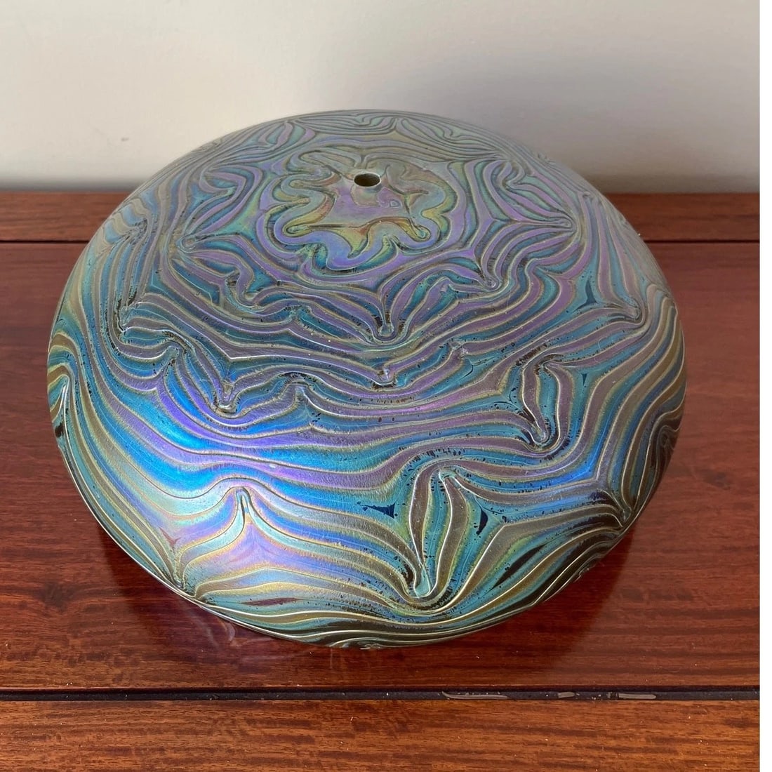 Vintage 12" Iridescent Pulled Feather Favrile Style Glass Dome Lamp Shade - 4