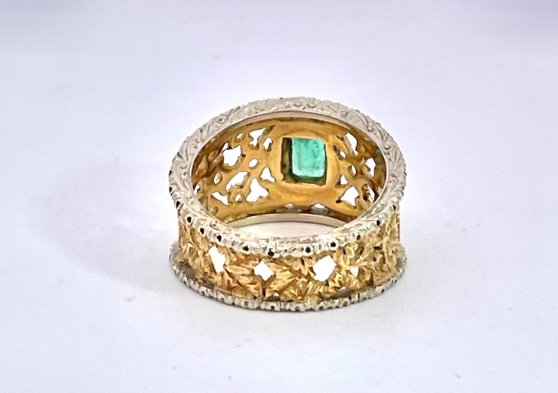 18k Renaissance Inspired Ring W/Emerald Center, Size 7.25 - 7