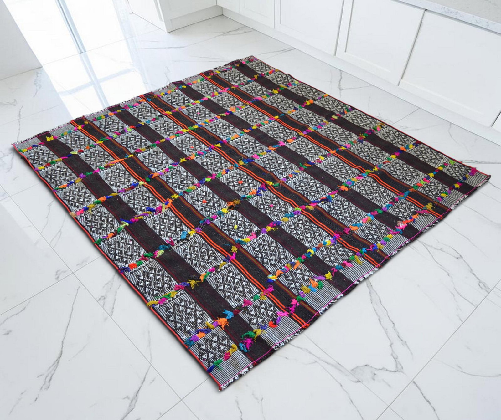Dark Brown Neon Accent Kilim Rug, Tribal Flatweave, 1960s Vintage Southeastern Anatolian Rug, Organi - 2