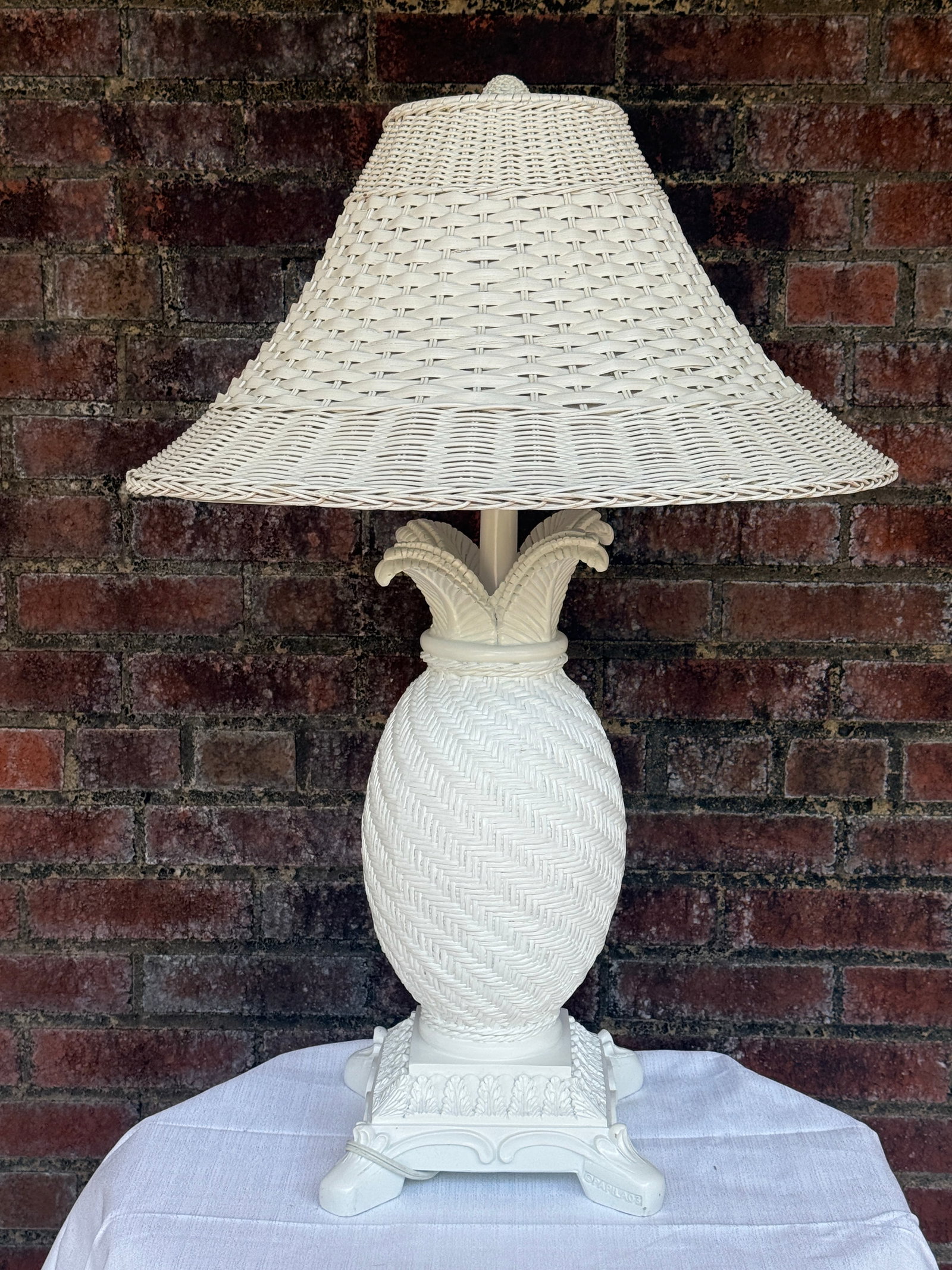 Vintage Palm Beach Regency White Faux Wicker Pineapple Table Lamp -Styled After Dorothy Draper /Mari - 3