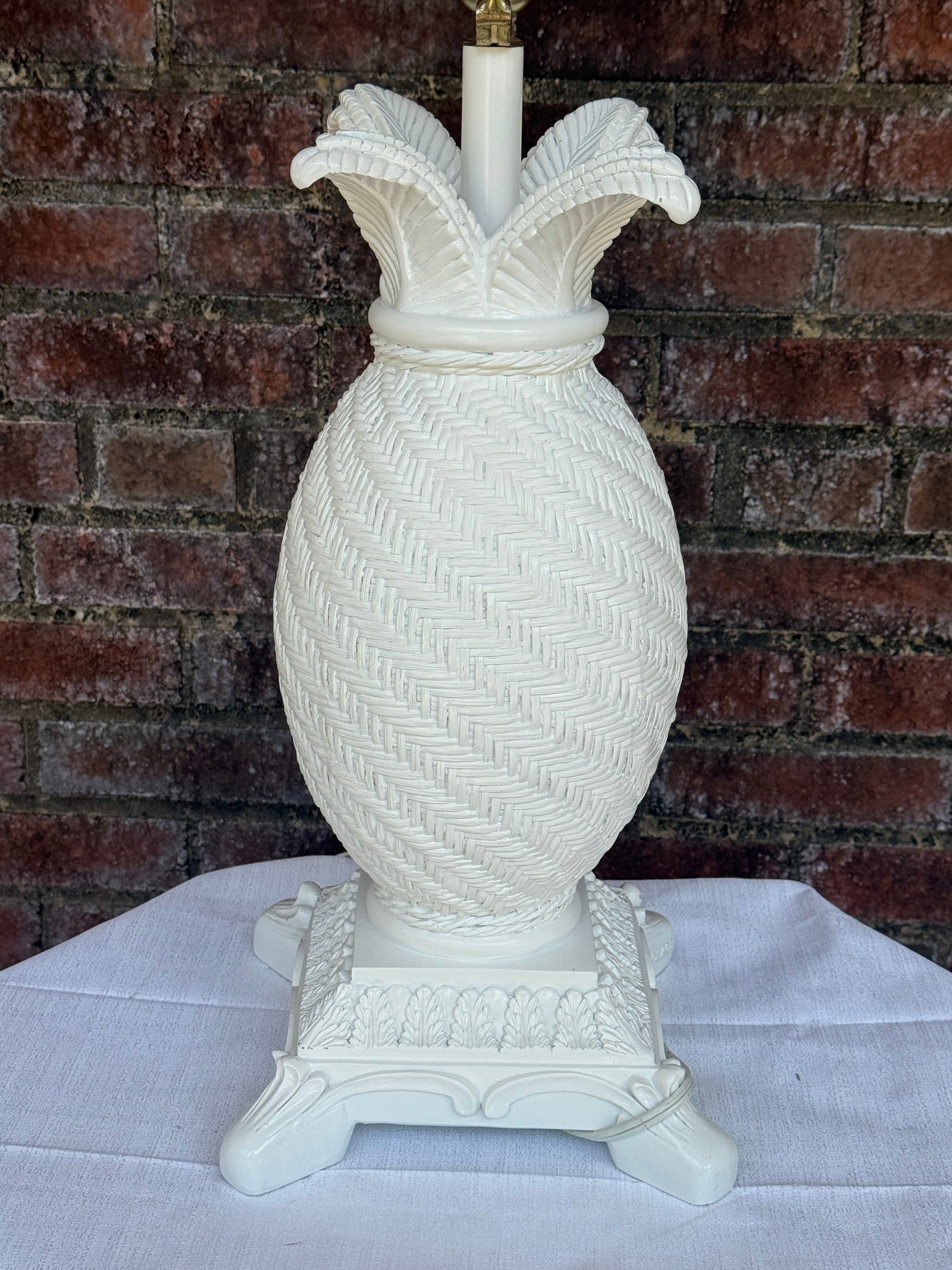 Vintage Palm Beach Regency White Faux Wicker Pineapple Table Lamp -Styled After Dorothy Draper /Mari - 5