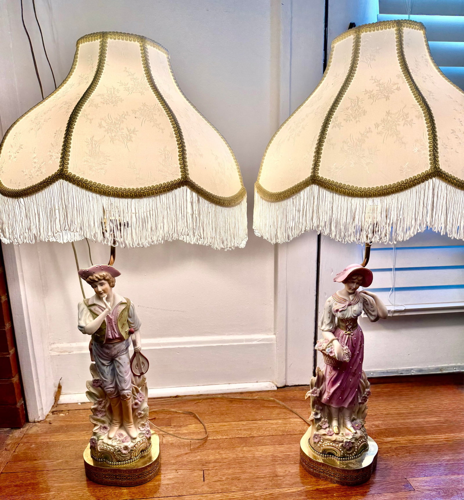 1940s s.g.k. China Pair of Large Lamps - 10