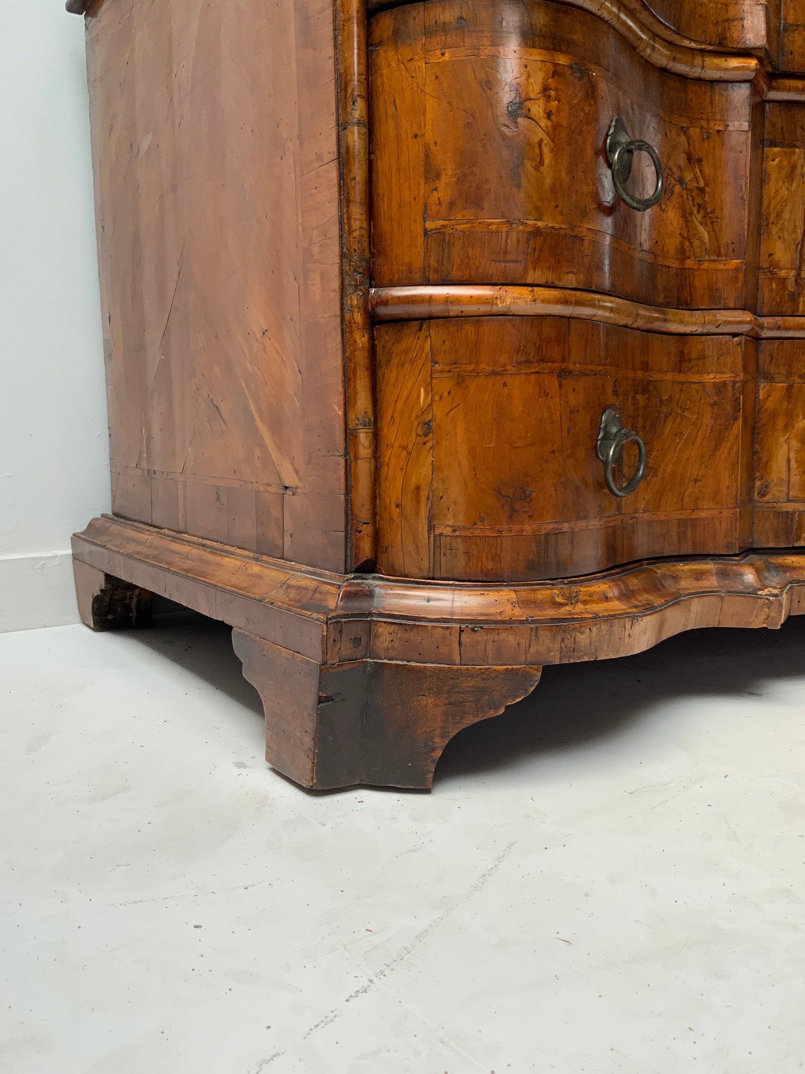 18th Century North Italian Baroque Style Figured Walnut Bureau Bookcase - 8