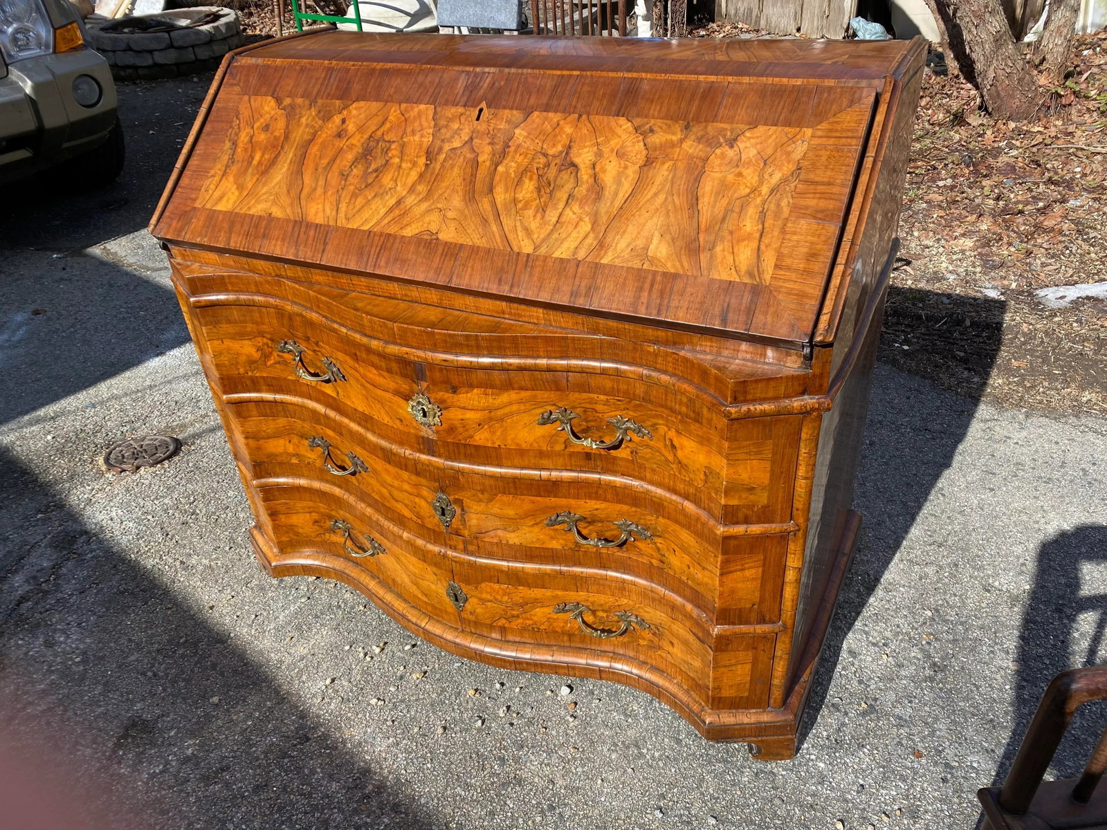 Mid 18th Century Venetian Olivewood Italian Desk - 2