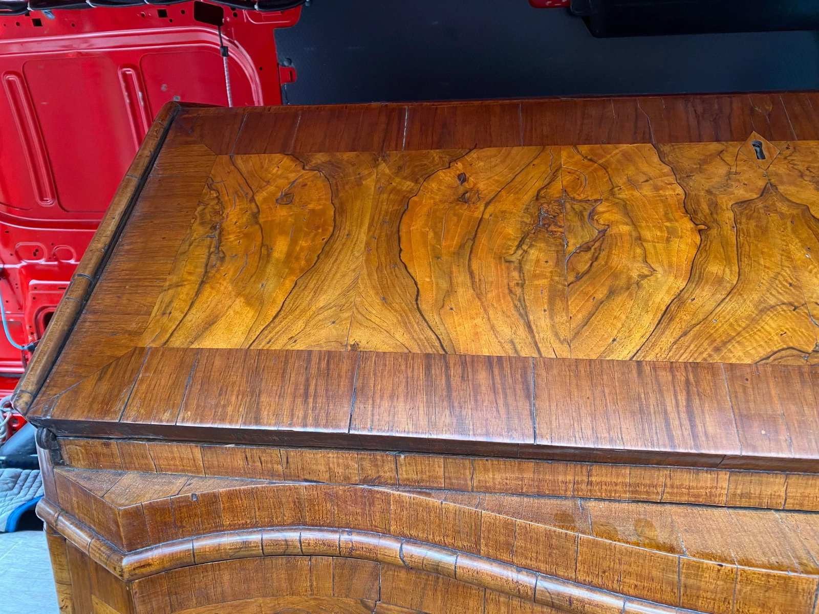 Mid 18th Century Venetian Olivewood Italian Desk - 4