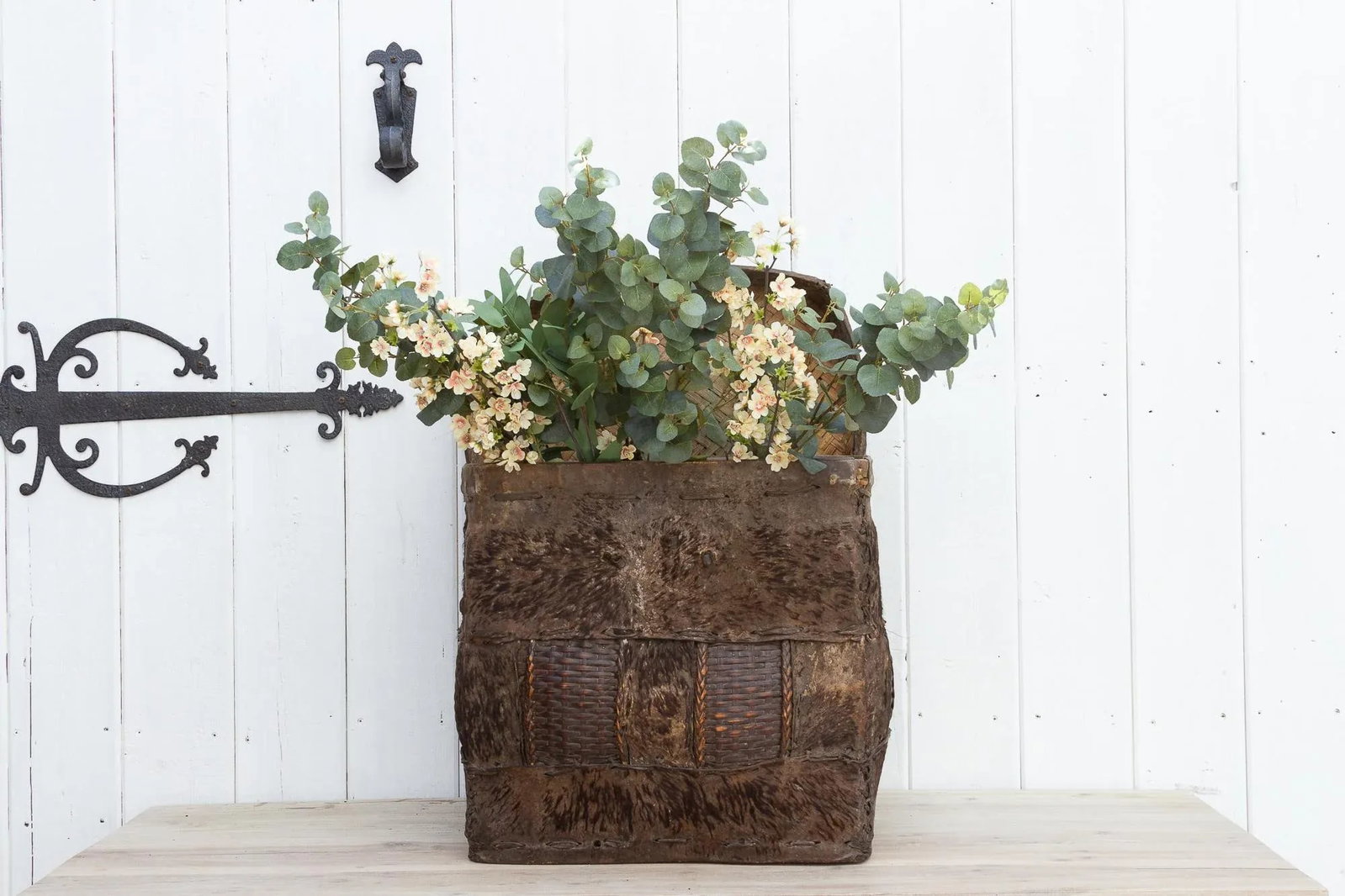 Rare Antique Hide Trunk From Bhutan - 2
