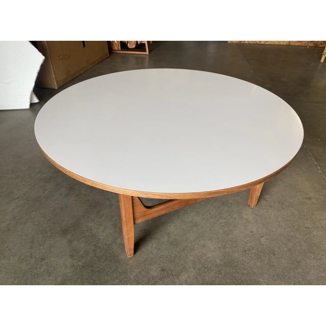 Danish Mid-Century Round Coffee Table With White Laminate Top - 2